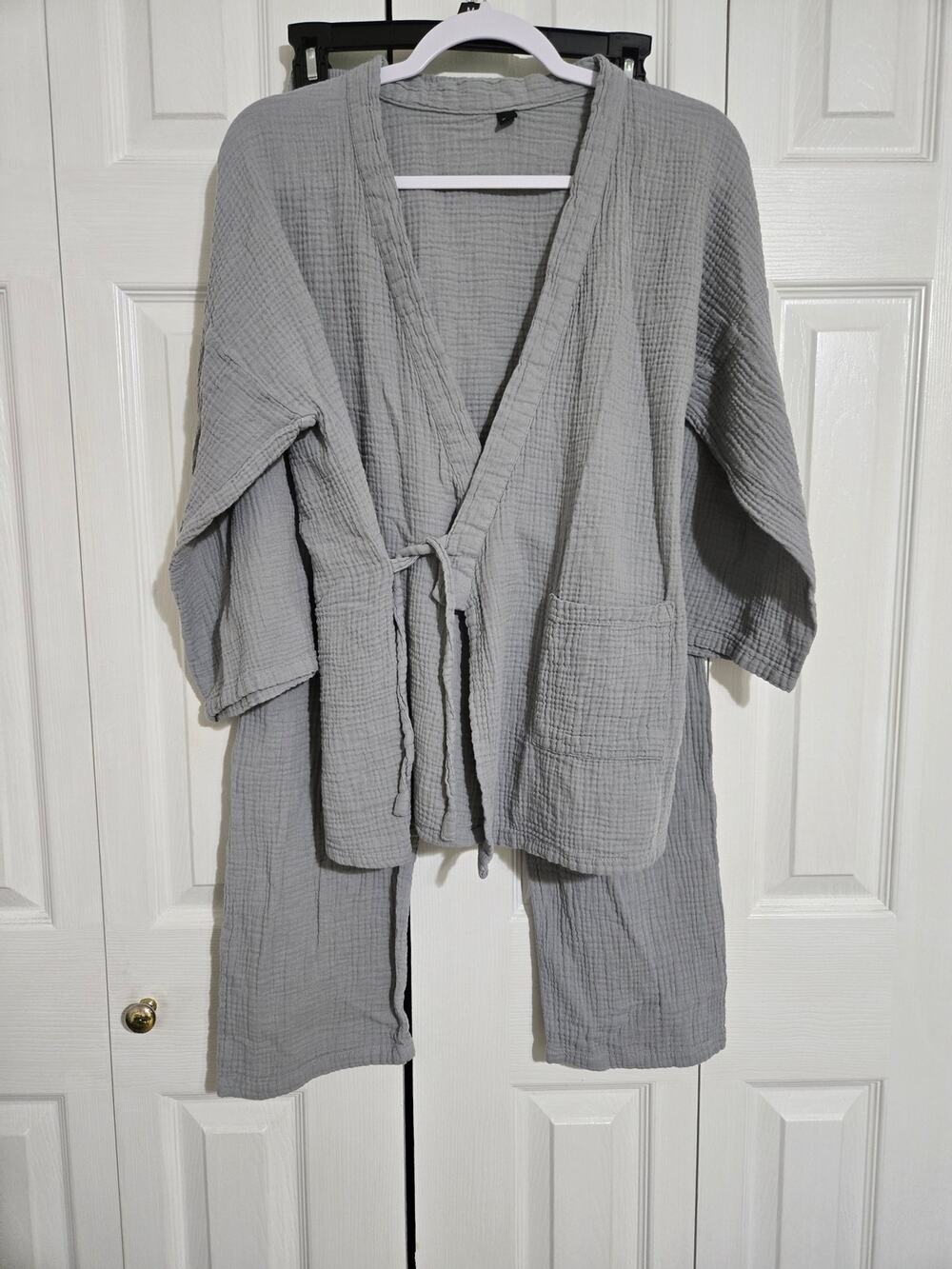 Unknown brand medium kids gray kimono costume